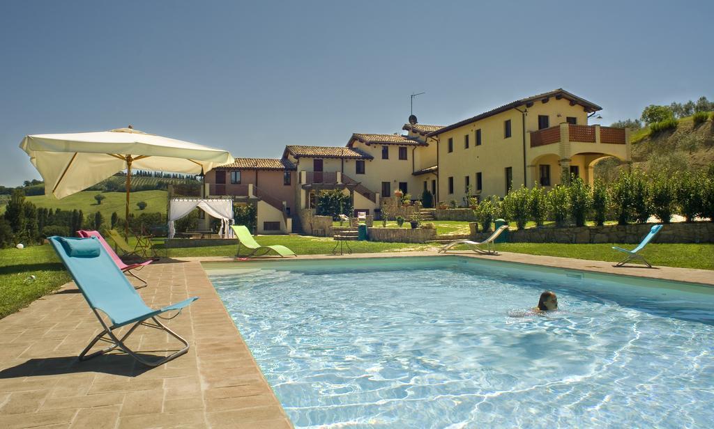Borgo Le Capannelle Aparthotel Castel Ritaldi Ngoại thất bức ảnh