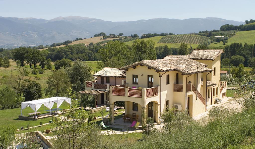 Borgo Le Capannelle Aparthotel Castel Ritaldi Ngoại thất bức ảnh
